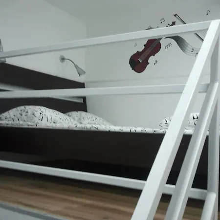 X - Loft מלון 5*